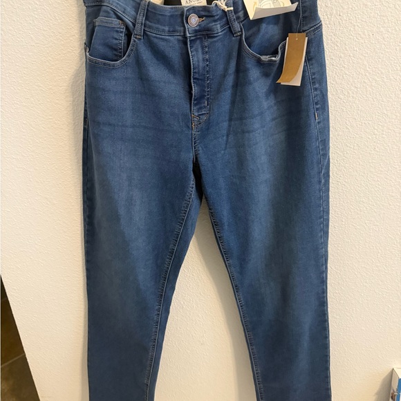 Angels Classic Blue Jeans - Picture 2 of 4
